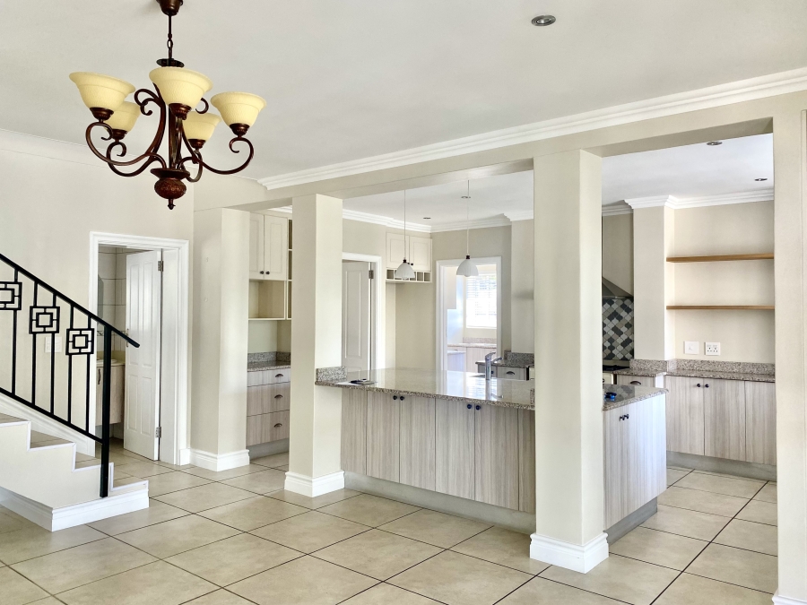 5 Bedroom Property for Sale in Sedgefield Central Western Cape